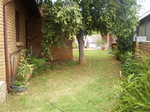 5 Bed House in Ashlea Gardens