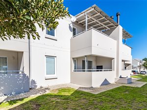2 Bed Apartment in Paarl
