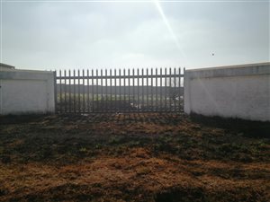 300 m² Land available in Bergsig