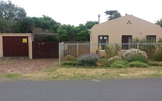 3 Bedroom House in Kommetjie