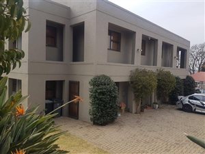 300 m² Office Space in Northcliff