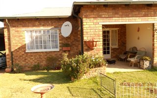 2 Bedroom Townhouse in Sunair Park