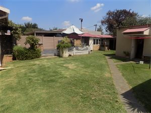 3 Bedroom House in Crown Gardens
