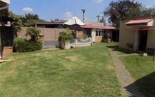 3 Bedroom House in Crown Gardens