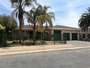 4 Bedroom House in Oudtshoorn
