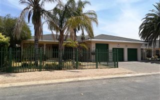 4 Bedroom House in Oudtshoorn