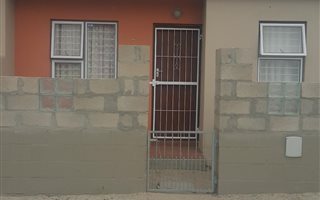 2 Bedroom House in Pelikan Park