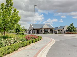 3 Bed House in Graanendal