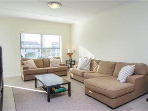 2 Bed Apartment in Somerset West Central