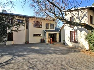 4 Bed House in Bryanston