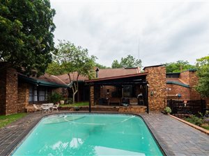 4 Bed House in Meyerspark