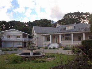 4 Bed House in Paradise