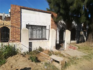3 Bedroom House in Scenery Park