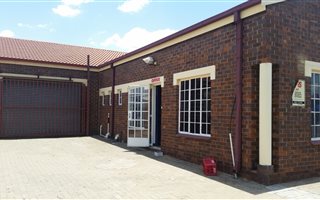 144 m² Retail Space in Vanderbijlpark CE6