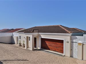 4 Bed House in Lower Robberg