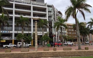 100 m² Commercial space in New Town Centre (Gateway)