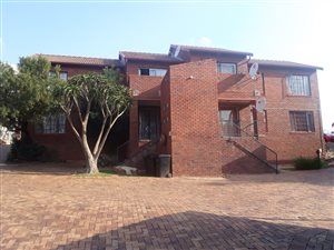3 Bed Apartment in Elandspark
