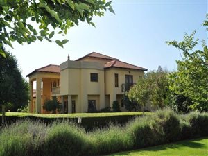 4 Bed House in Boardwalk Manor