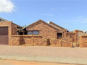 3 Bedroom House in Eldorado Park
