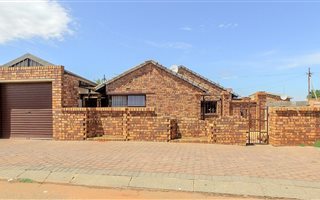3 Bedroom House in Eldorado Park