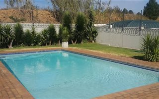 2 Bedroom Apartment in Fourways