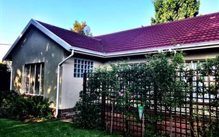 2 Bedroom Garden Cottage in Brackenhurst