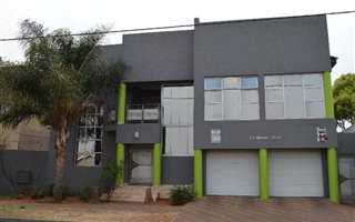 5 Bedroom House in Homestead Park