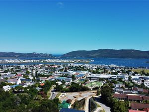 1874 m² Land available in Knysna Central