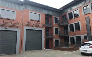 607 m² Industrial space in Hennopspark