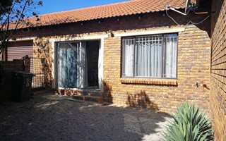 3 Bedroom Townhouse in Honeydew Ridge