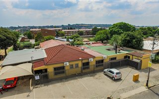 Commercial space in Haddon