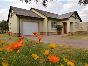 1 Bedroom House in Waterfall Hills Mature Lifestyle Estate