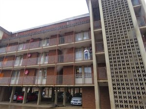 3 Bed Flat in Meyerspark