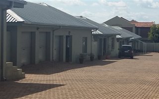 2 Bedroom Townhouse in Middelburg South