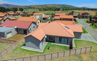 4 Bedroom House in Waterkloof