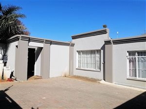 4 Bed House in Brackendowns