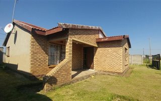 2 Bedroom House in Osizweni