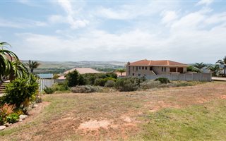 975 m² Land available in Hartenbos Heuwels