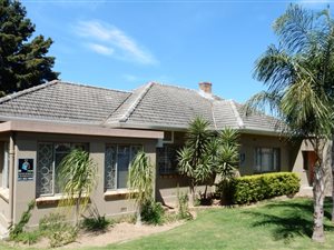 4 Bed House in Paarl