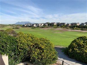 4 Bed House in Atlantic Beach Golf Estate