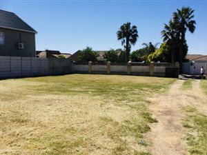 673 m² Land available in Uitzicht