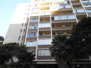 2 Bed Apartment in Albert Park