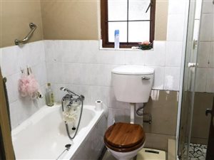 3 Bed Townhouse in Vanderbijlpark SE3