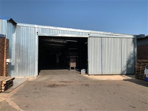1025 m² Industrial space in Rosslyn