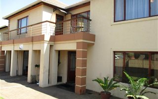5 Bedroom House in Glen Erasmia