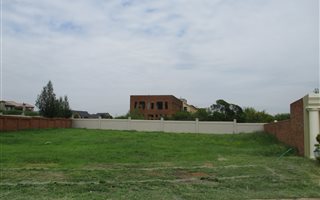 1016 m² Land available in Zambezi Country Estate