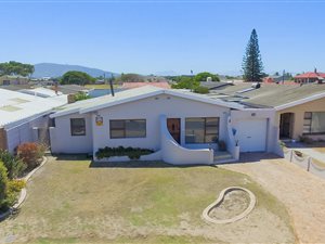3 Bedroom House in Goodwood