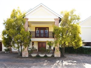 4 Bed House in Knopjeslaagte