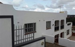 6 Bedroom House in Everest Heights