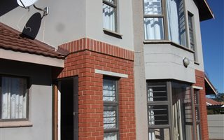 3 Bedroom Townhouse in Universitas